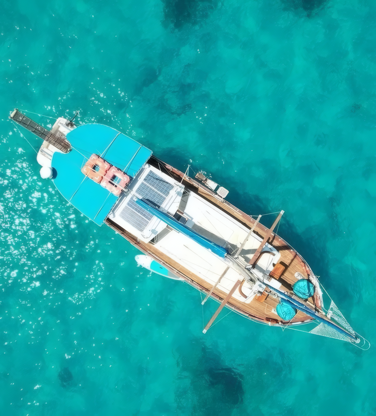 Top-down view of our private gullet in turquoise waters